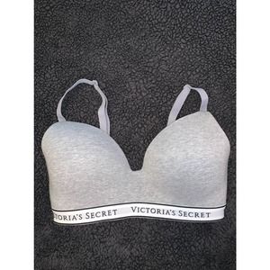 Victoria’s Secret where everywhere wireless push-up 34DD